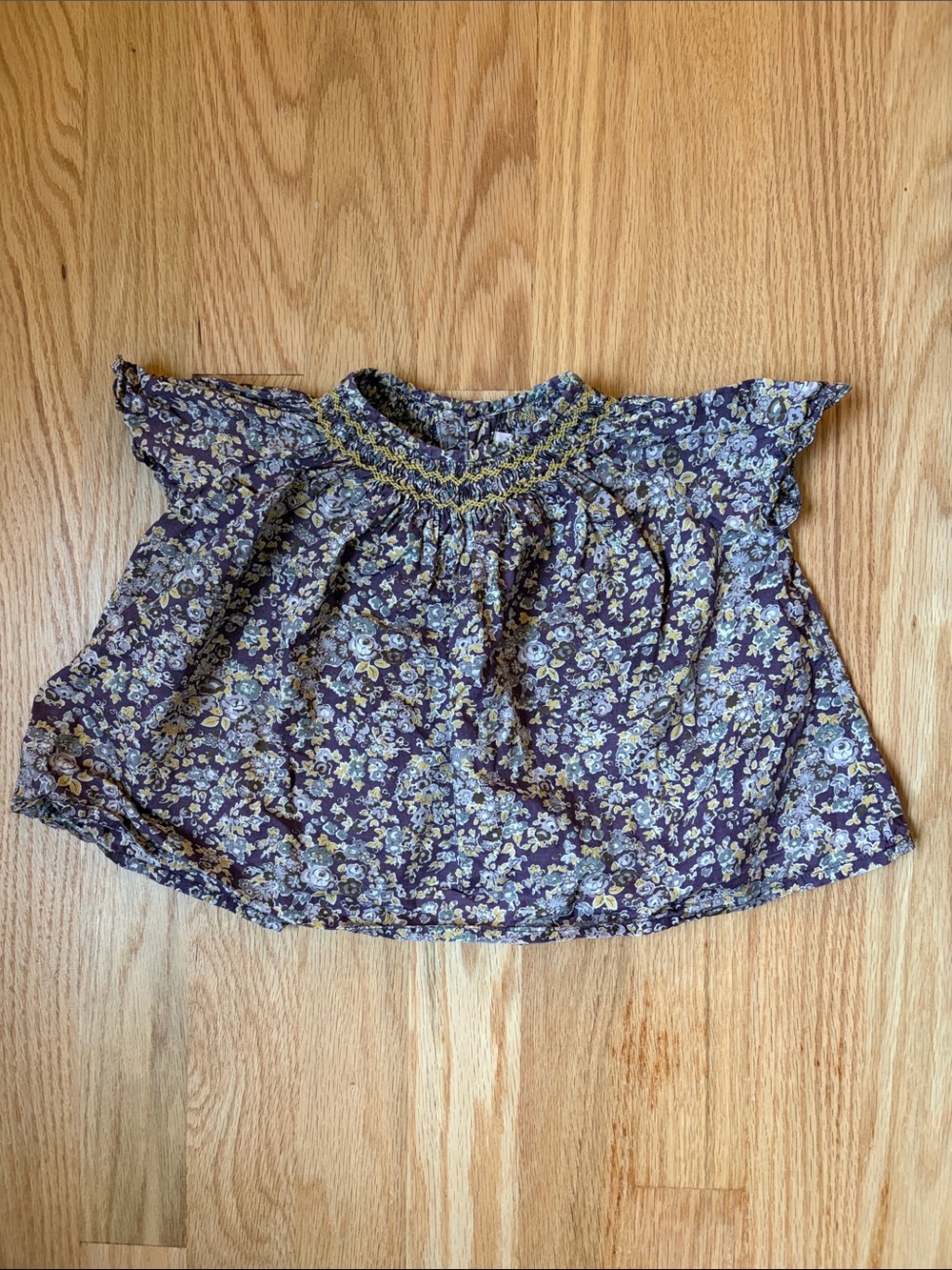 $235 Bonpoint Purple Floral Smocked Flutter Sleeve Blouse